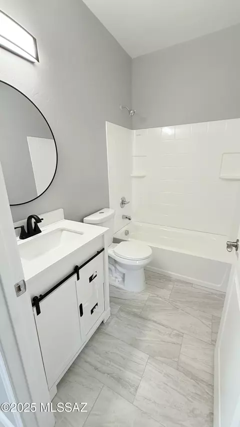 Bath - 328 E 24th St, Tucson, AZ 85713 photo 1 of 1