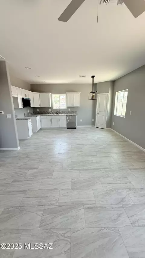 Kitchen - 328 E 24th St, Tucson, AZ 85713 photo 1 of 2