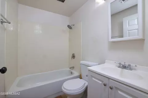 Bath - 16545 E Mckenzie Wash Rd, Vail, AZ 85641 photo 5 of 5