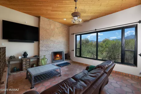 Living - 16545 E Mckenzie Wash Rd, Vail, AZ 85641 photo 1 of 6