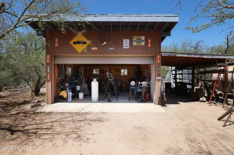 Exterior - 16545 E Mckenzie Wash Rd, Vail, AZ 85641 photo 11 of 13