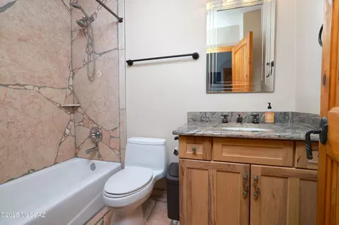 Bath - 16545 E Mckenzie Wash Rd, Vail, AZ 85641 photo 3 of 5