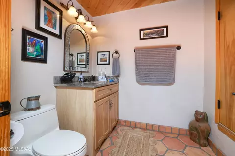 Bath - 16545 E Mckenzie Wash Rd, Vail, AZ 85641 photo 4 of 5