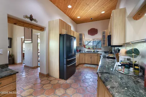 Kitchen - 16545 E Mckenzie Wash Rd, Vail, AZ 85641 photo 2 of 3
