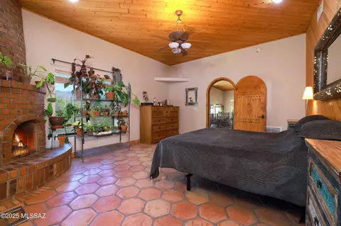 Bedroom - 16545 E Mckenzie Wash Rd, Vail, AZ 85641 photo 2 of 4