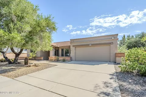 14530 N Crown Point Dr, Oro Valley, AZ 85755