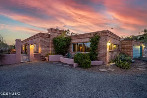 6015 N Camino De Santa Valera, Tucson, AZ 85718