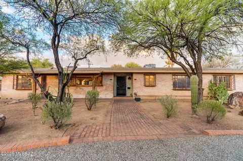 650 N Camino Miramonte, Tucson, AZ 85716