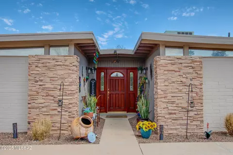 131 E Cambridge Dr, Tucson, AZ 85704