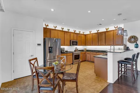 Kitchen - 44 E Adytum Pl, Vail, AZ 85641 photo 2 of 4