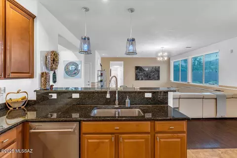 Kitchen - 44 E Adytum Pl, Vail, AZ 85641 photo 4 of 4