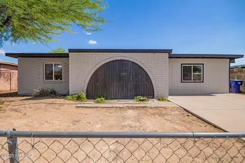 2302 E Canada St, Tucson, AZ 85706
