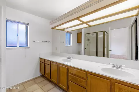 Bath - 7901 S Glasgow St, Tucson, AZ 85747 photo 2 of 3