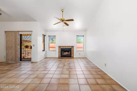 Living - 7901 S Glasgow St, Tucson, AZ 85747 photo 1 of 4