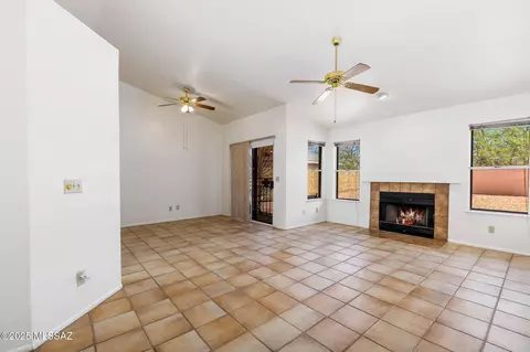 Living - 7901 S Glasgow St, Tucson, AZ 85747 photo 2 of 4