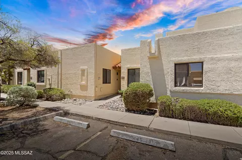 2447 N Ironwood Ridge Dr, Tucson, AZ 85745