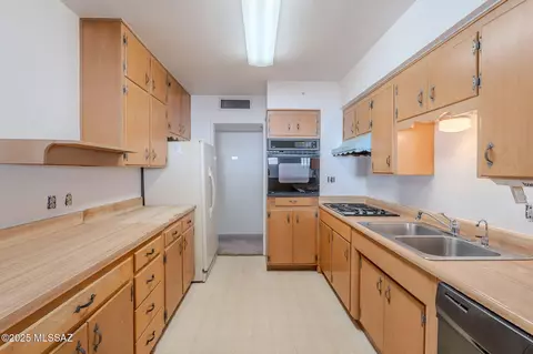 Kitchen - 5743 E 3rd St, Tucson, AZ 85711 photo 1 of 4