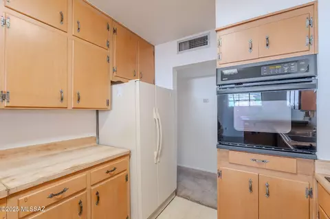 Kitchen - 5743 E 3rd St, Tucson, AZ 85711 photo 3 of 4
