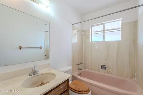 Bath - 5743 E 3rd St, Tucson, AZ 85711 photo 2 of 3
