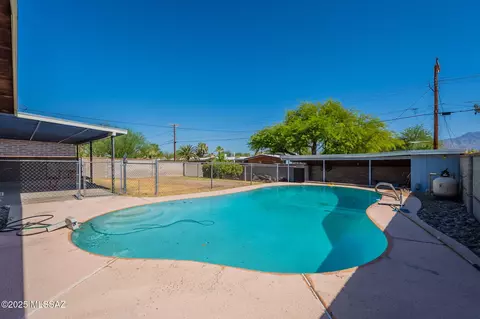 Exterior - 5743 E 3rd St, Tucson, AZ 85711 photo 6 of 11