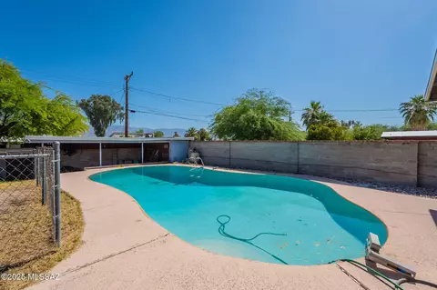Exterior - 5743 E 3rd St, Tucson, AZ 85711 photo 5 of 11