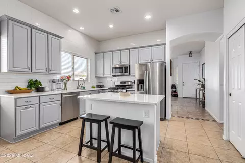 8919 N Treasure Mountain Dr, Tucson, AZ 85742