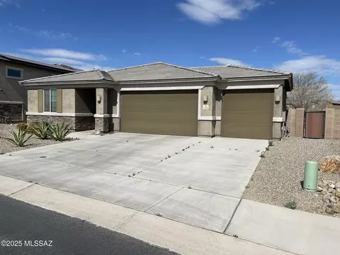 12160 N Goldenview Ln, Marana, AZ 85653