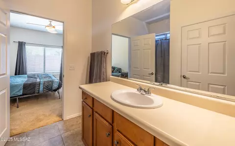 Bath - 7614 E Fair Meadows Loop, Tucson, AZ 85756 photo 2 of 4