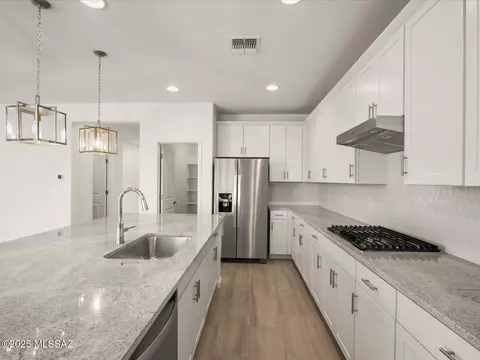 1511 E Cattle Graze Loop, Sahuarita, AZ 85629