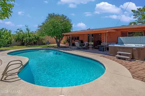 8322 E Koralee Pl, Tucson, AZ 85710