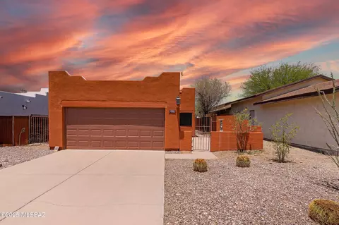 1525 E Seneca St, Tucson, AZ 85719