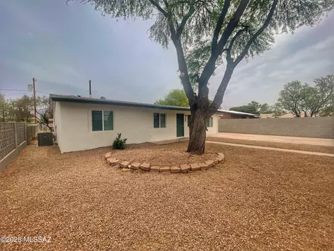 4349 E Lester St, Tucson, AZ 85712