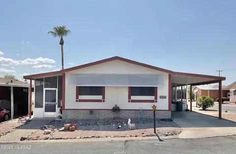 6138 S Foxhunt Dr, Tucson, AZ 85746