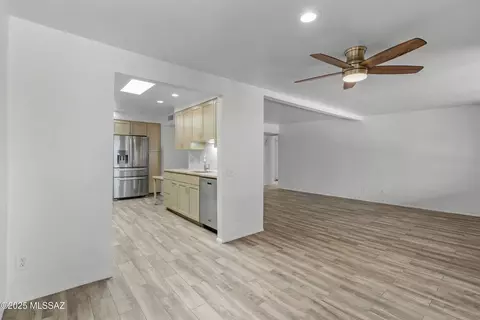 105 E Cholla Shadows Dr, Tucson, AZ 85704 photo 6
