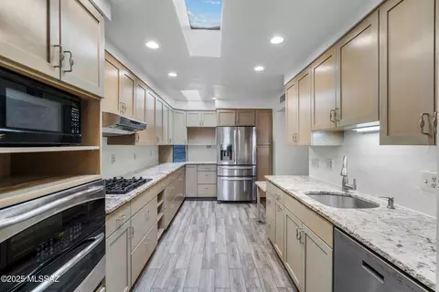 105 E Cholla Shadows Dr, Tucson, AZ 85704 photo 8