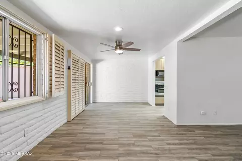 105 E Cholla Shadows Dr, Tucson, AZ 85704 photo 5