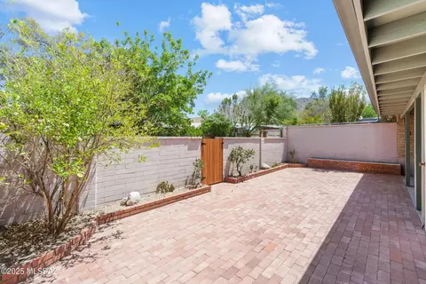 105 E Cholla Shadows Dr, Tucson, AZ 85704 photo 23
