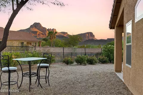 7977 W Sunfire Dr, Tucson, AZ 85743