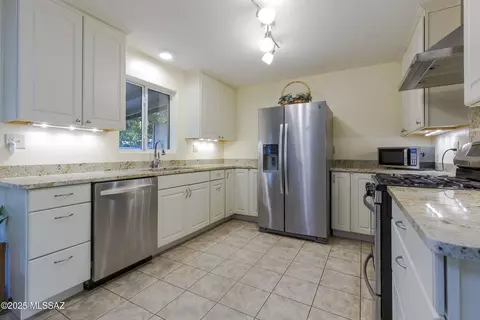 Kitchen - 5700 E 19th St, Tucson, AZ 85711 photo 2 of 6
