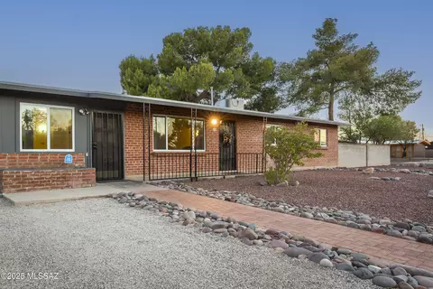 5700 E 19th St, Tucson, AZ 85711