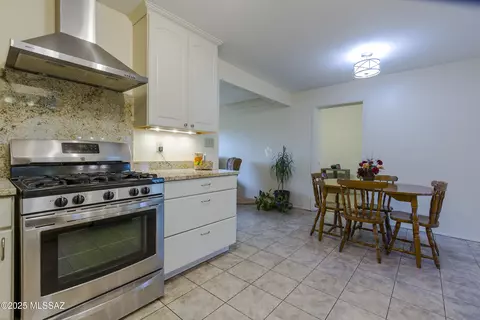 Kitchen - 5700 E 19th St, Tucson, AZ 85711 photo 5 of 6
