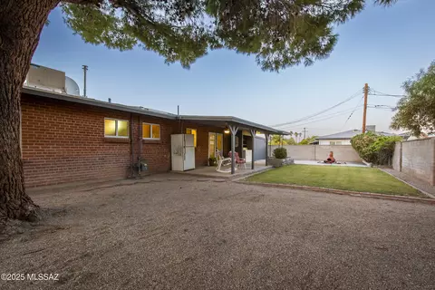 Exterior - 5700 E 19th St, Tucson, AZ 85711 photo 4 of 11