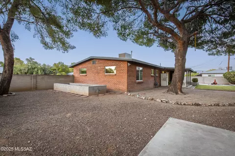 Exterior - 5700 E 19th St, Tucson, AZ 85711 photo 7 of 11