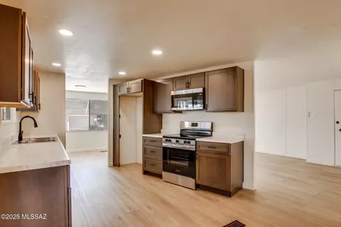 270 W Pinon, Green Valley, AZ 85614