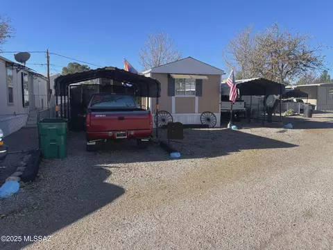 260 S Land Ave #17, Benson, AZ 85602