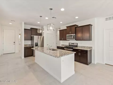4719 E Julian Wash Dr, Tucson, AZ 85706