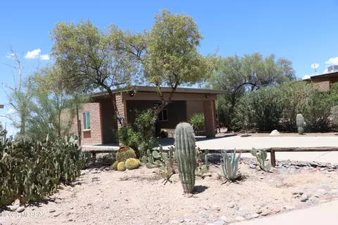 6903 N Northpoint Dr, Tucson, AZ 85741
