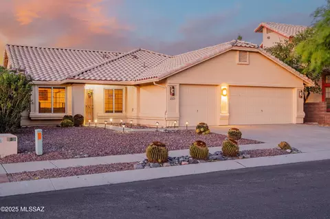 2523 W Wayward Wind Way, Tucson, AZ 85745