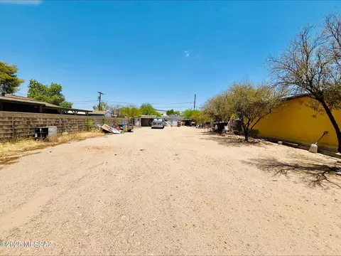 725 E 33rd St, Tucson, AZ 85713