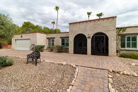 7821 E Oakwood Pl, Tucson, AZ 85750